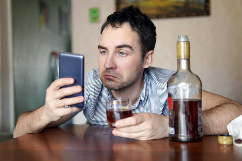 Już wkrótce smartfony będą rozpoznawać, czy ich właściciel jest pijany