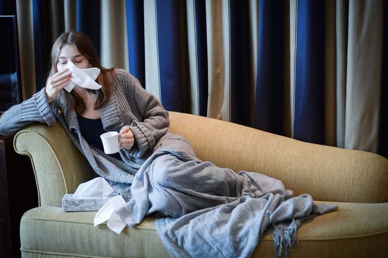 Badacze odkryli, że przeziębienie może uodparniać na wirusa grypy