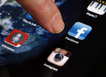 Aplikacje Facebooka wykańczają smartfony!