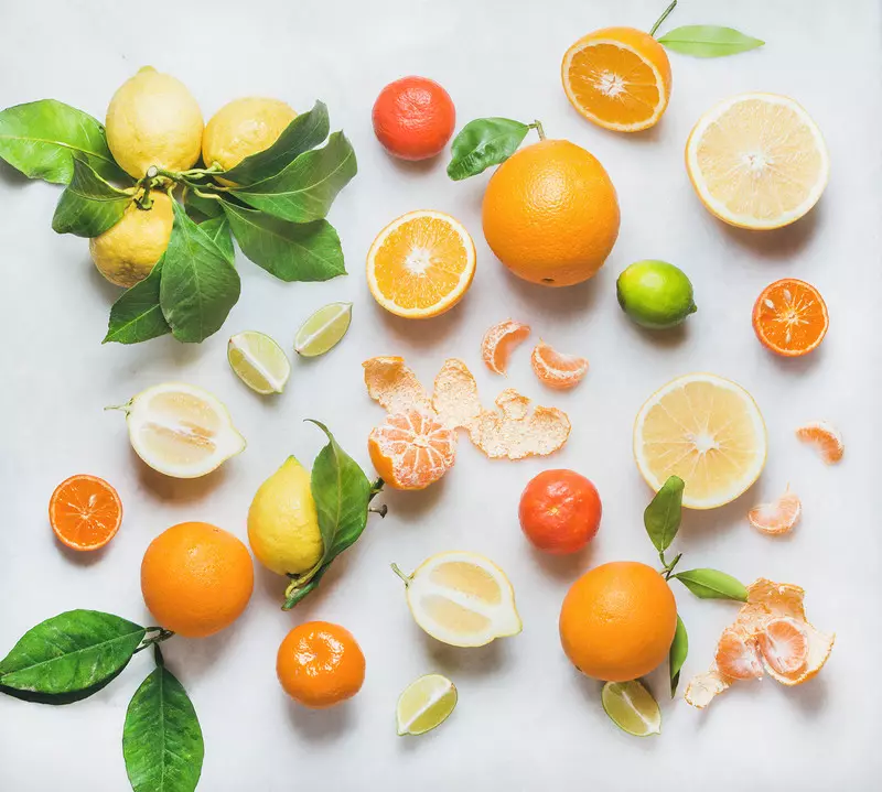 Jak z resztek owoców przygotować zdrowe przekąski i napoje?