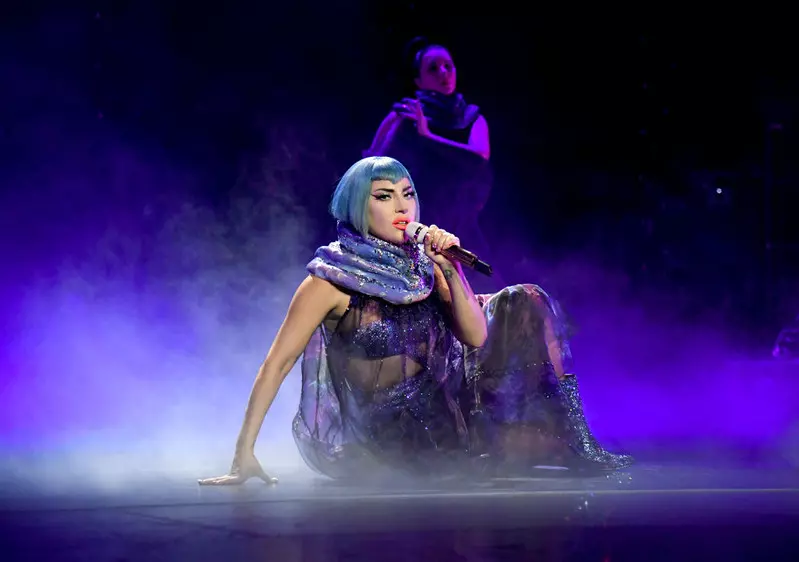 Lady Gaga wspiera społeczność LGBTQ+ i projektuje odzież