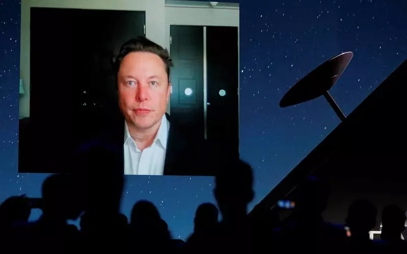 Elon Musk zamieszkał w kontenerze!