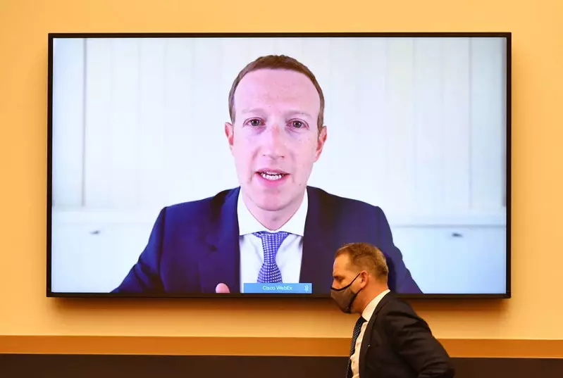 Byli pracownicy Zuckerbergów pozwali ich za mobbing