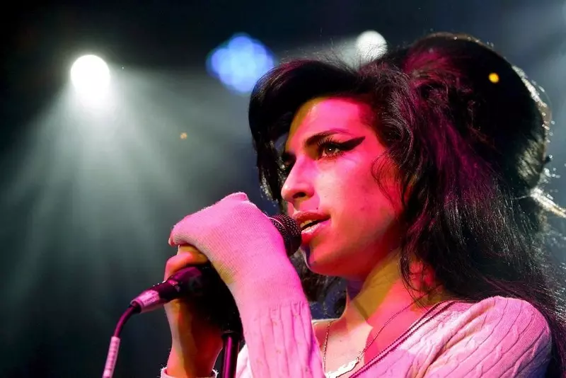 Rodzice Amy Winehouse wystawili na licytację kilkaset jej osobistych rzeczy