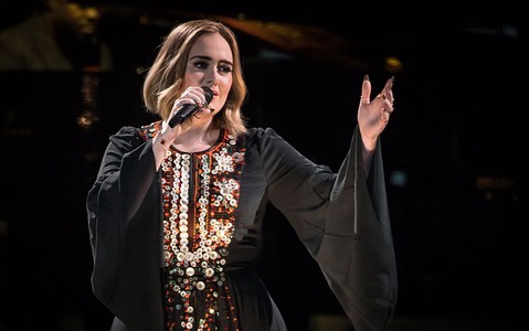 Adele zapomniała słów do własnej piosenki?