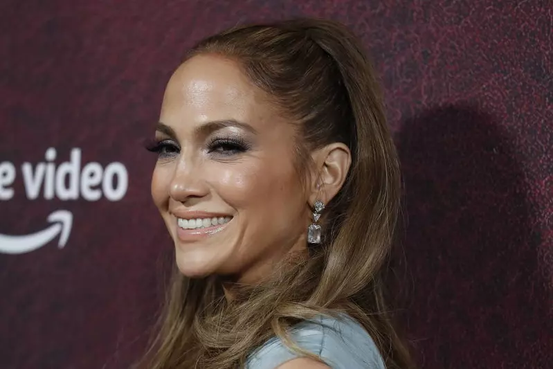 Film "Wyjdź za mnie" z Jennifer Lopez trafi jednocześnie do kin i na streaming