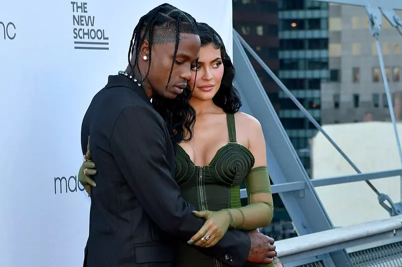 Kylie Jenner urządziła luksusowe baby shower. Towarzyszył jej Travis Scott