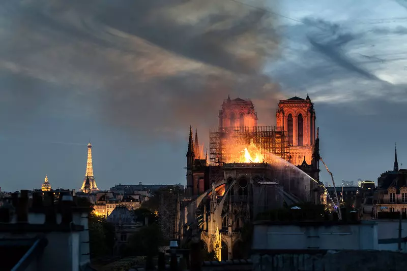 Wkrótce premiera gry VR, w której ratuje się płonącą katedrę Notre-Dame