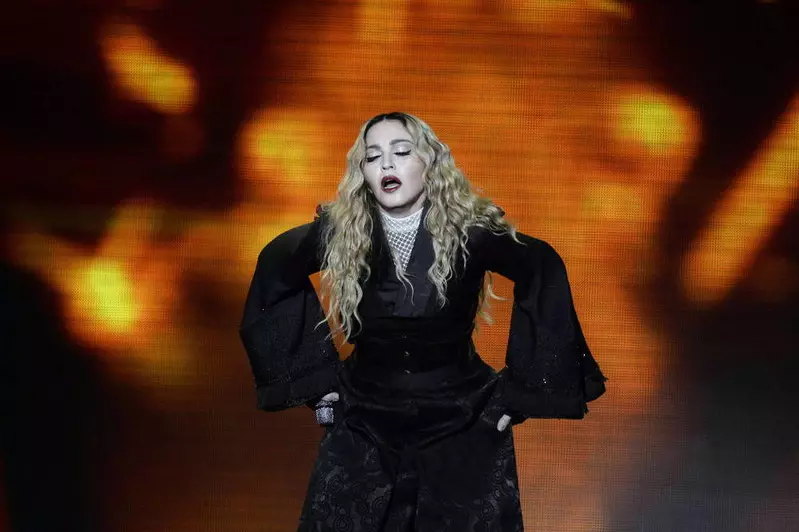 Madonna chce ruszyć w trasę koncertową z Britney Spears