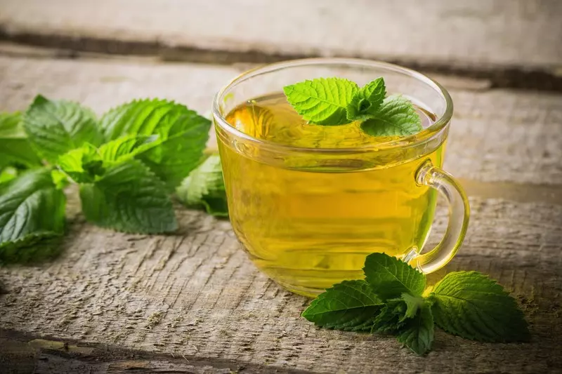 Które herbatki ziołowe działają przeciwbólowo?