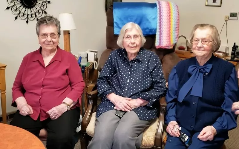 Skończyła 100 lat i zaprosiła na imprezę swoje dwie siostry. Obie są starsze