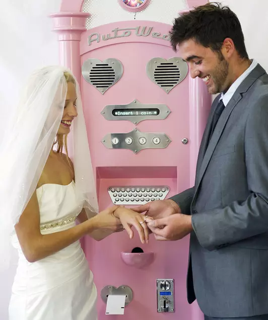 Rekordowe zainteresowanie automatem do udzielania ślubów w Edynburgu