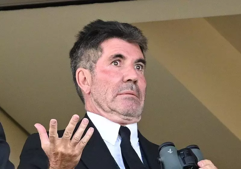 Simon Cowell zaprzecza, że zmniejszył sobie żołądek