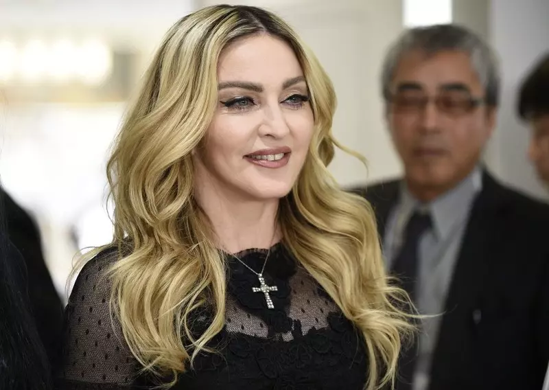 Madonna chce omówić z papieżem "kilka ważnych spraw"...