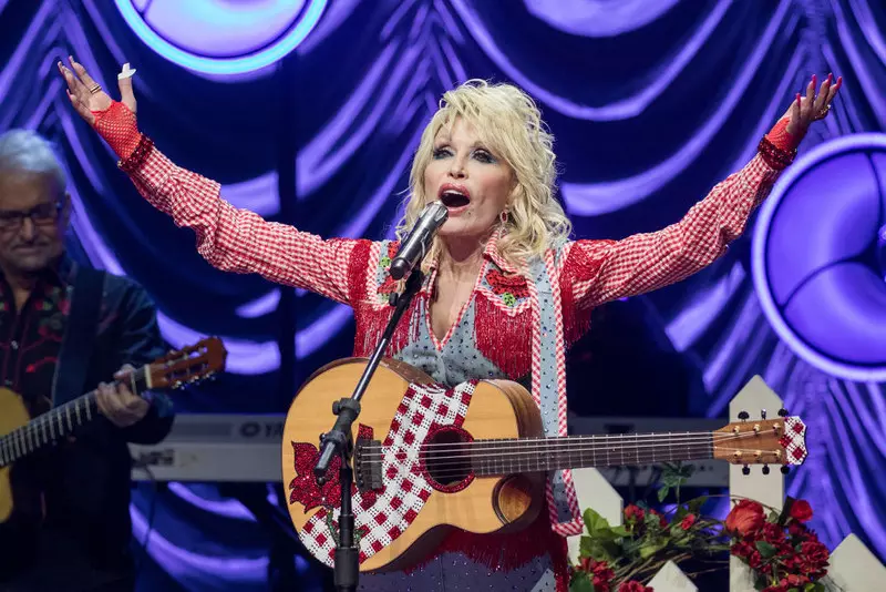 Dolly Parton odmówiła, ale i tak znajdzie się w rockandrollowej galerii sław