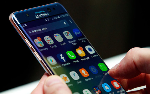 Samsung wycofuje flagowego smartfona na całym świecie