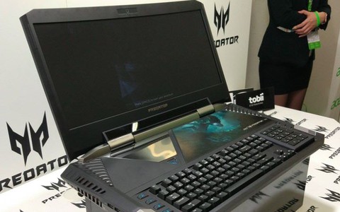 Laptop z zakrzywionym ekranem na targach IFA