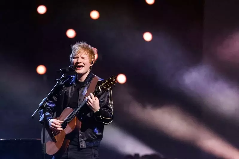 Ed Sheeran zaśpiewa Elżbiecie II swoją najsłynniejszą balladę miłosną