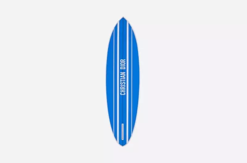 Dior oferuje deskę surfingową. Kosztuje tyle, ile mała motorówka