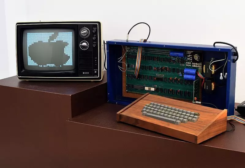 Na aukcji znalazł się oryginalny prototyp komputera Apple-1!