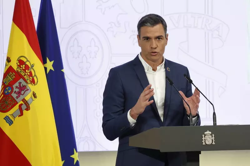 Premier Hiszpanii zachęca do zdejmowania krawatów w celu... oszczędzania energii