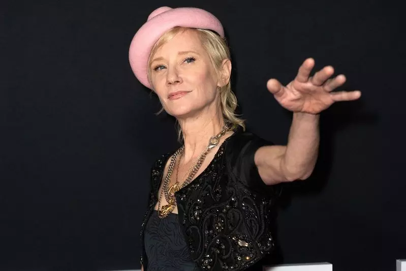 Po śmierci Anne Heche jej biograficzna książka osiąga niebotyczne ceny 