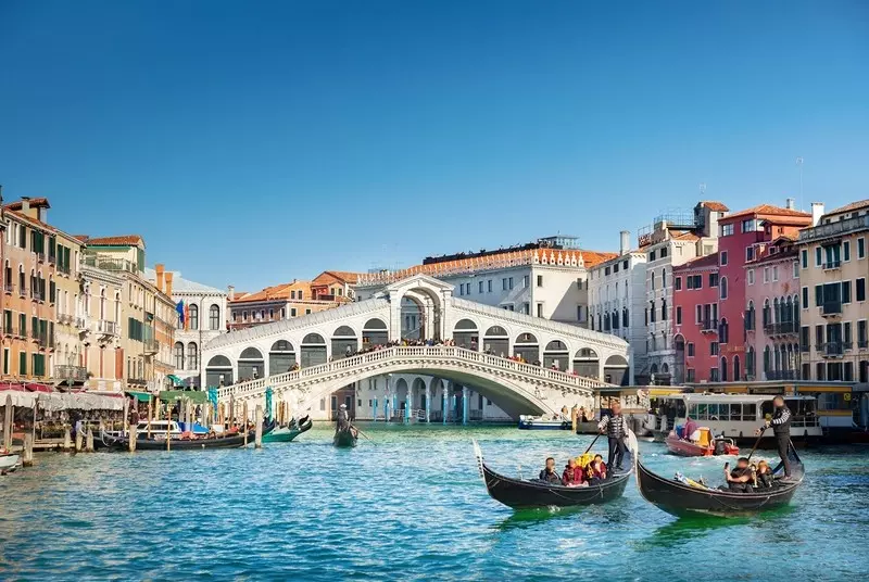 Władze Wenecji stworzyły dla turystów mapę ogólnodostępnych ujęć wody pitnej