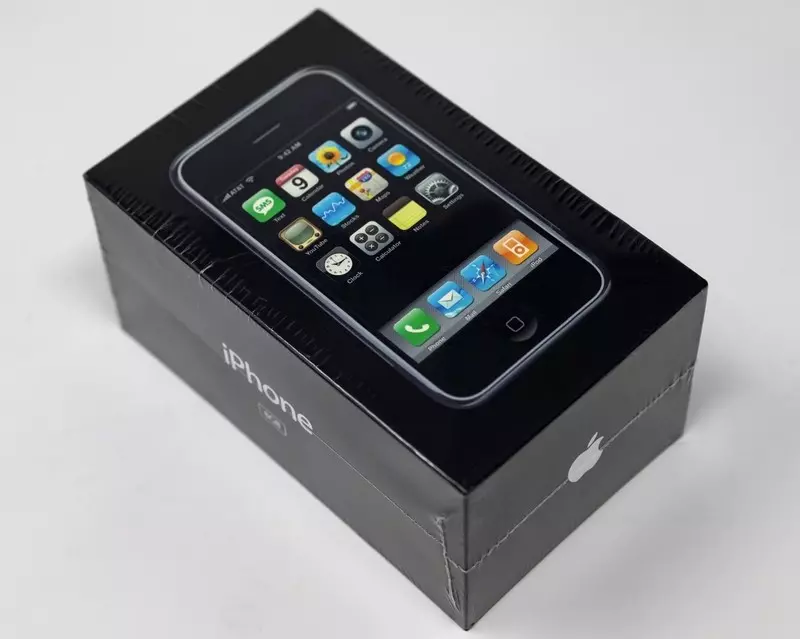 Nowy iPhone pierwszej generacji sprzedany na aukcji za prawie 40 tys. dolarów