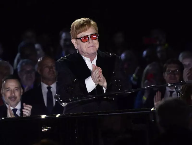Elton John wypuszcza na rynek limitowaną edycję kultowego brytyjskiego smakołyku