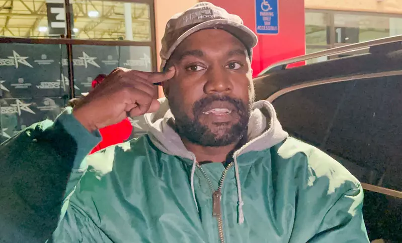 Po serii kar, Kanye West przeprasza rodzinę George'a Floyda