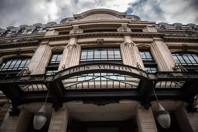 Za pięć lat Louis Vuitton zamieni swoją paryską siedzibę na hotel