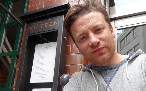 Jamie Oliver chce odkupić swoje byłe restauracje
