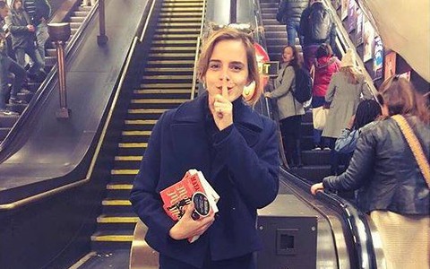 Emma Watson zostawiła niespodziankę w londyńskim metrze
