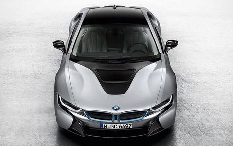 BMW podlicza elektryczne auta
