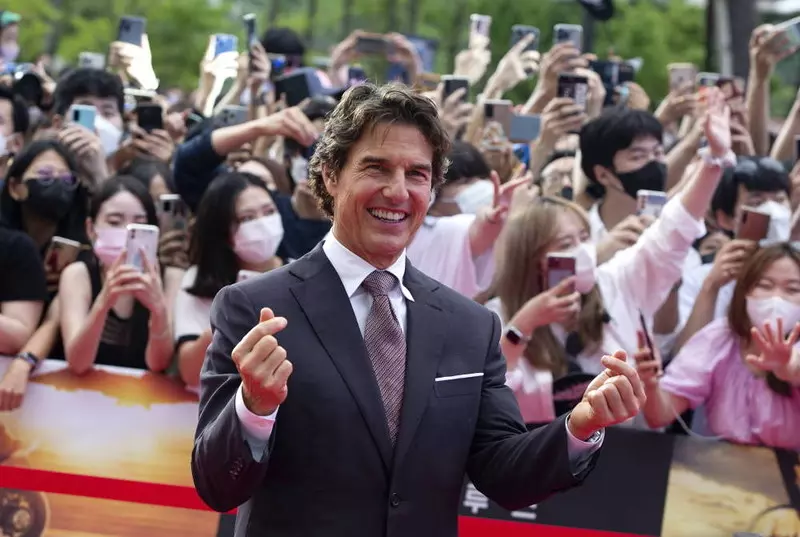 Tom Cruise przerwie prace nad filmem, by uczestniczyć w koronacji Karola III