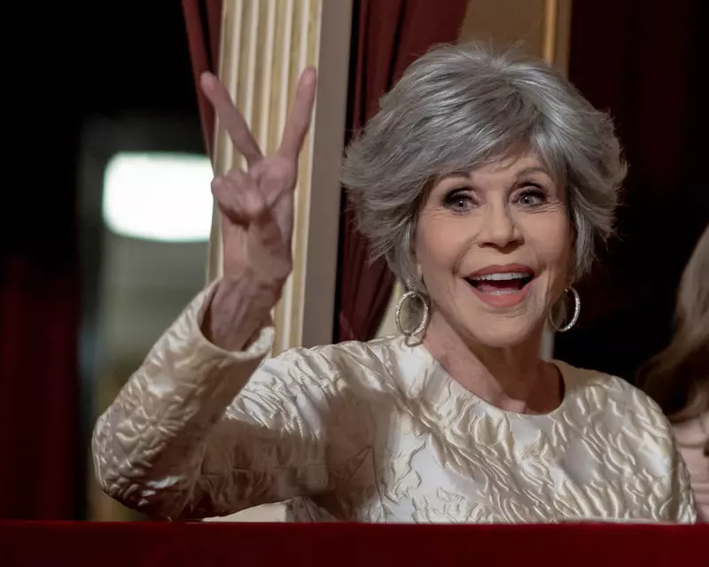 Jane Fonda poszła na bal z 90-letnim milionerem, bo... jej zapłacił