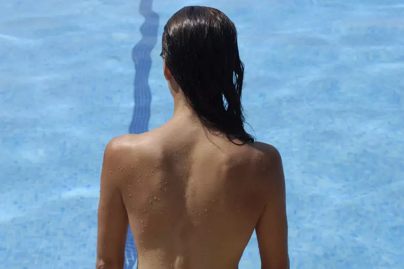 W Berlinie kobiety mogą korzystać z pływalni topless