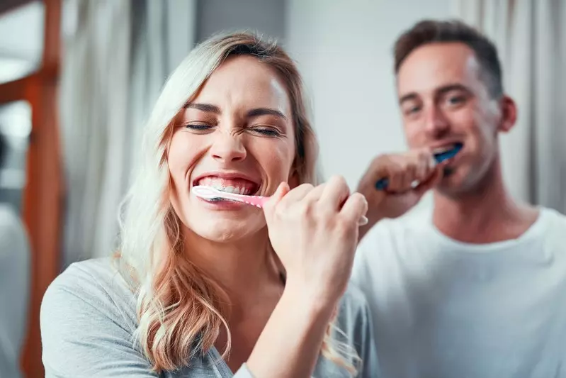 Mycie zębów zmniejsza ryzyko wystąpienia demencji!
