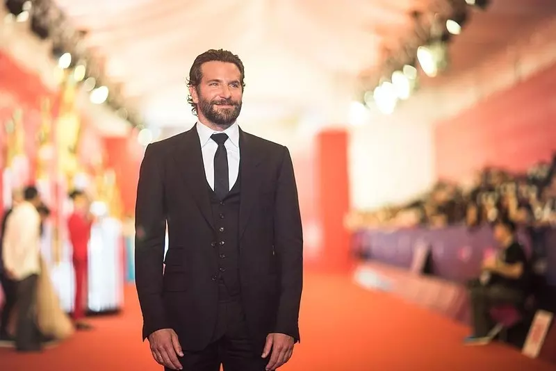 Bradley Cooper w "Narodzinach gwiazdy" wykorzystał swoje doświadczenia z odwyku