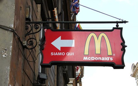 Watykański McDonald's nakarmi bezdomnych