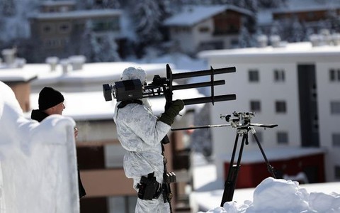 Szwajcarzy gotowi do zestrzeliwania dronów
