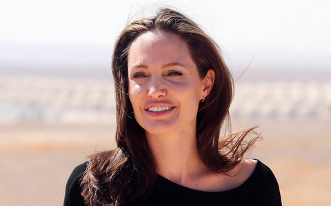 Angelina Jolie twarzą nowych perfum Guerlain