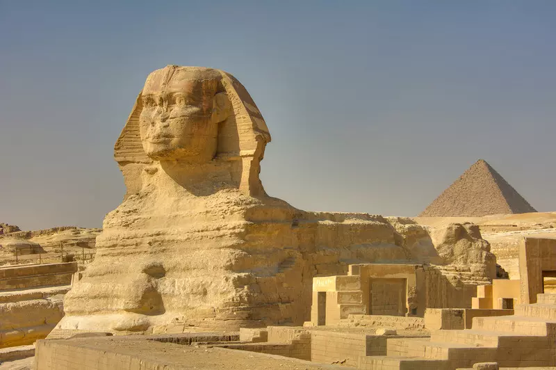 Słynnego Sfinksa w Gizie wyrzeźbiła natura? Naukowcy mają dowody, że to możliwe