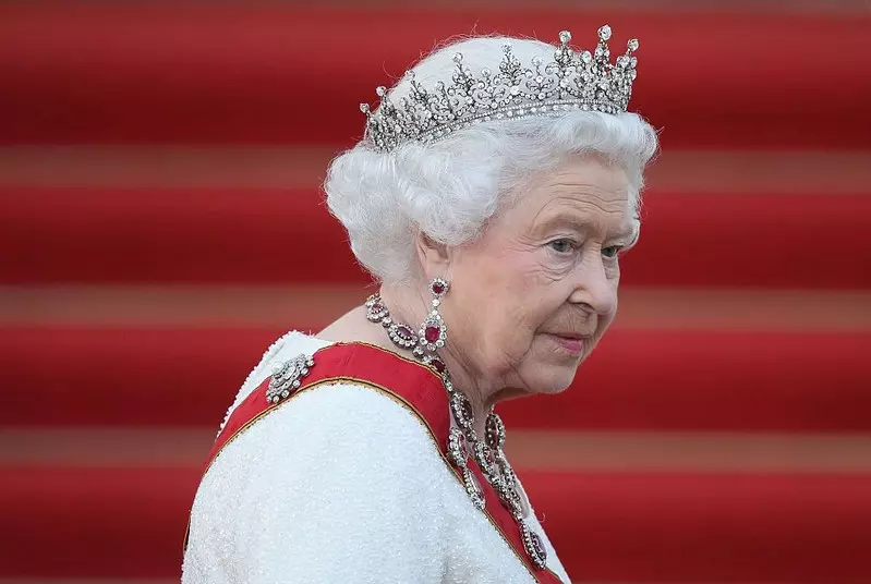 Serialowa Elżbieta II była na planie "The Crown", gdy umarła prawdziwa królowa