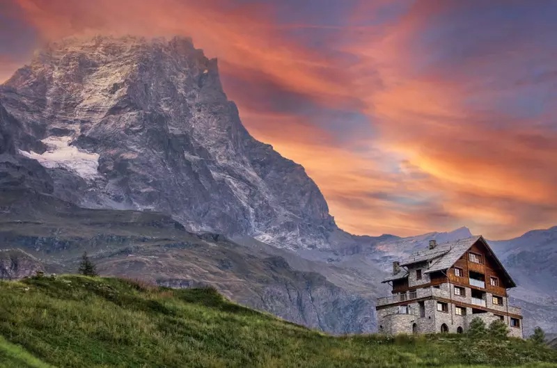 Najdroższy domek narciarski w Alpach wystawiony na sprzedaż. Cena zwala z nóg!