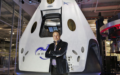 SpaceX wyśle ludzi na Księżyc