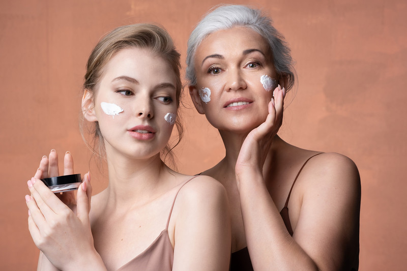 Jakich składników szukać w kosmetykach w zależności od wieku?