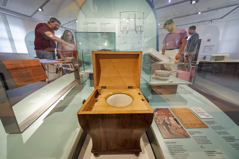 Wystawa poświęcona kolejowym toaletom nową atrakcją muzeum w Norymberdze