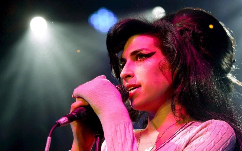 Amy Winehouse wyróżniona nagrodą za przekroczenie miliarda streamów w UK