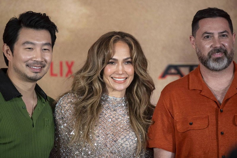 Jennifer Lopez i Simu Liu niezadowoleni z pytania o rozwód J. Lo i Bena Afflecka